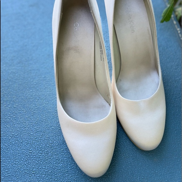 Bridal Shoes - Picture 8 of 9